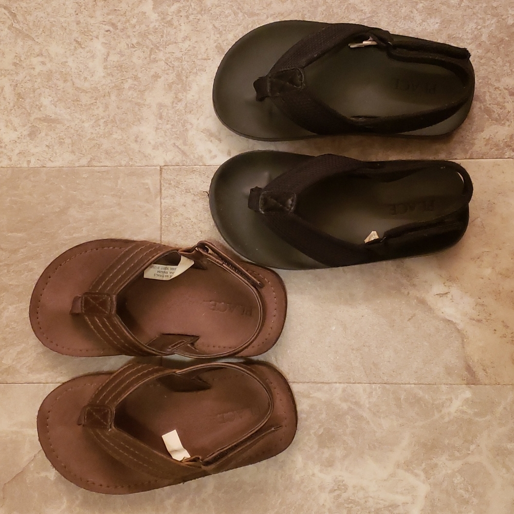 2 pairs of flip flops. Toddler size 8-9.